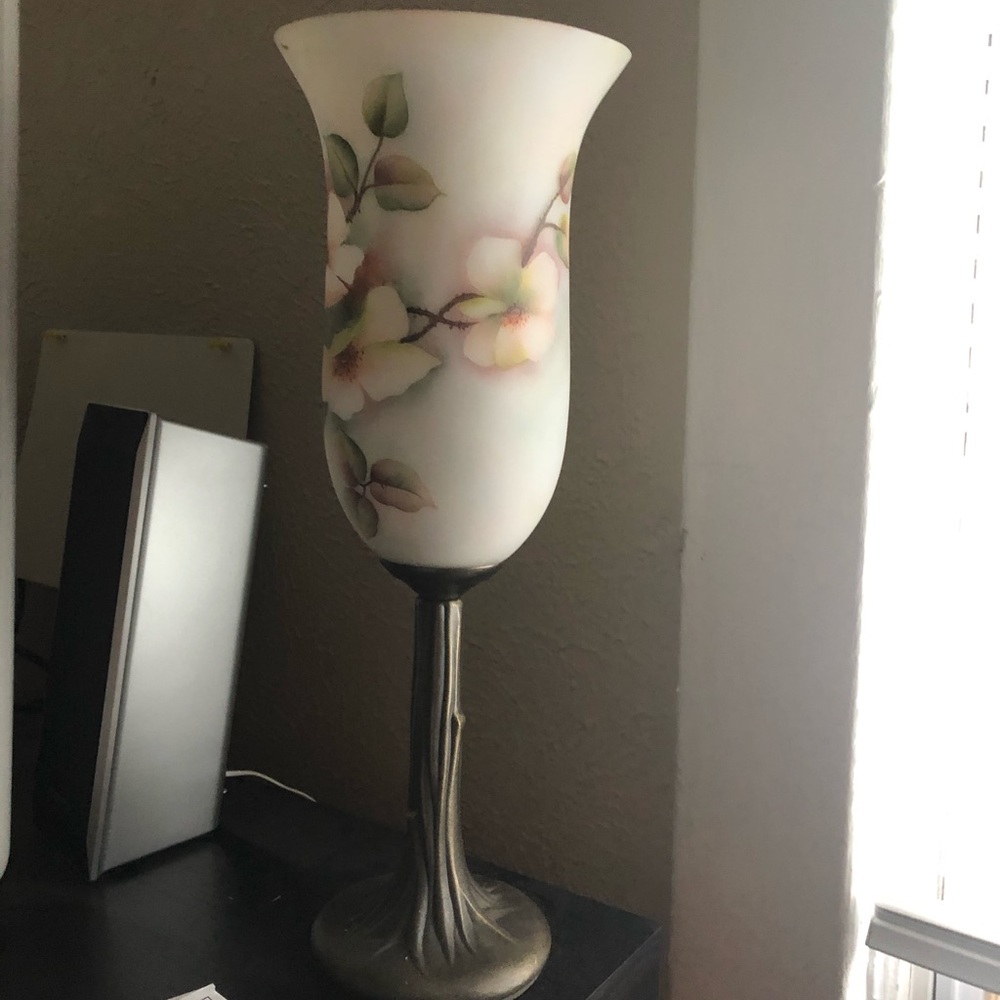 Table lamp